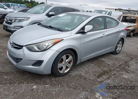 2013 Hyundai Elantra Gls/Limited z USA, uszkodzony, nr VIN 5NPDH4AE2DH336639